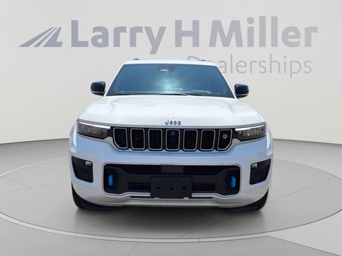 Used 2023 Jeep Grand Cherokee Overland w/ Advanced Protech Group III AWD/4WD image 9