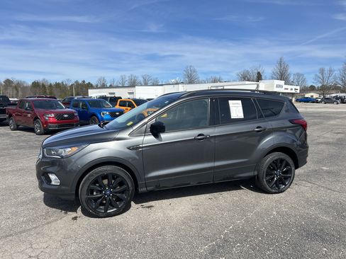Used 2019 Ford Escape SE image 8
