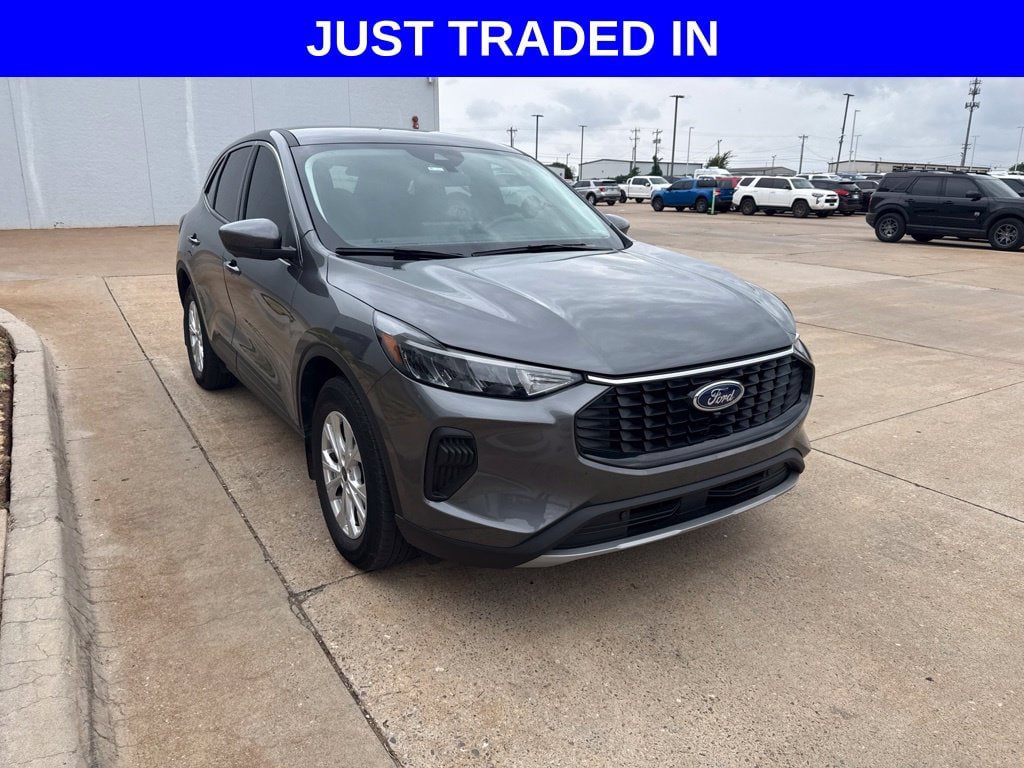 Used 2023 Ford Escape Active w/ Tech Pack #2 AWD/4WD image 1