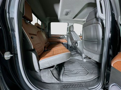 Used 2024 GMC Sierra 3500 Denali Ultimate image 27