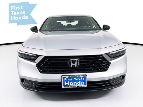 Used 2025 Honda Accord Sport image 2