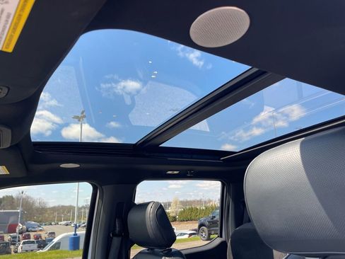 Used 2022 Ford F150 Raptor w/ Equipment Group 801A High AWD/4WD image 9