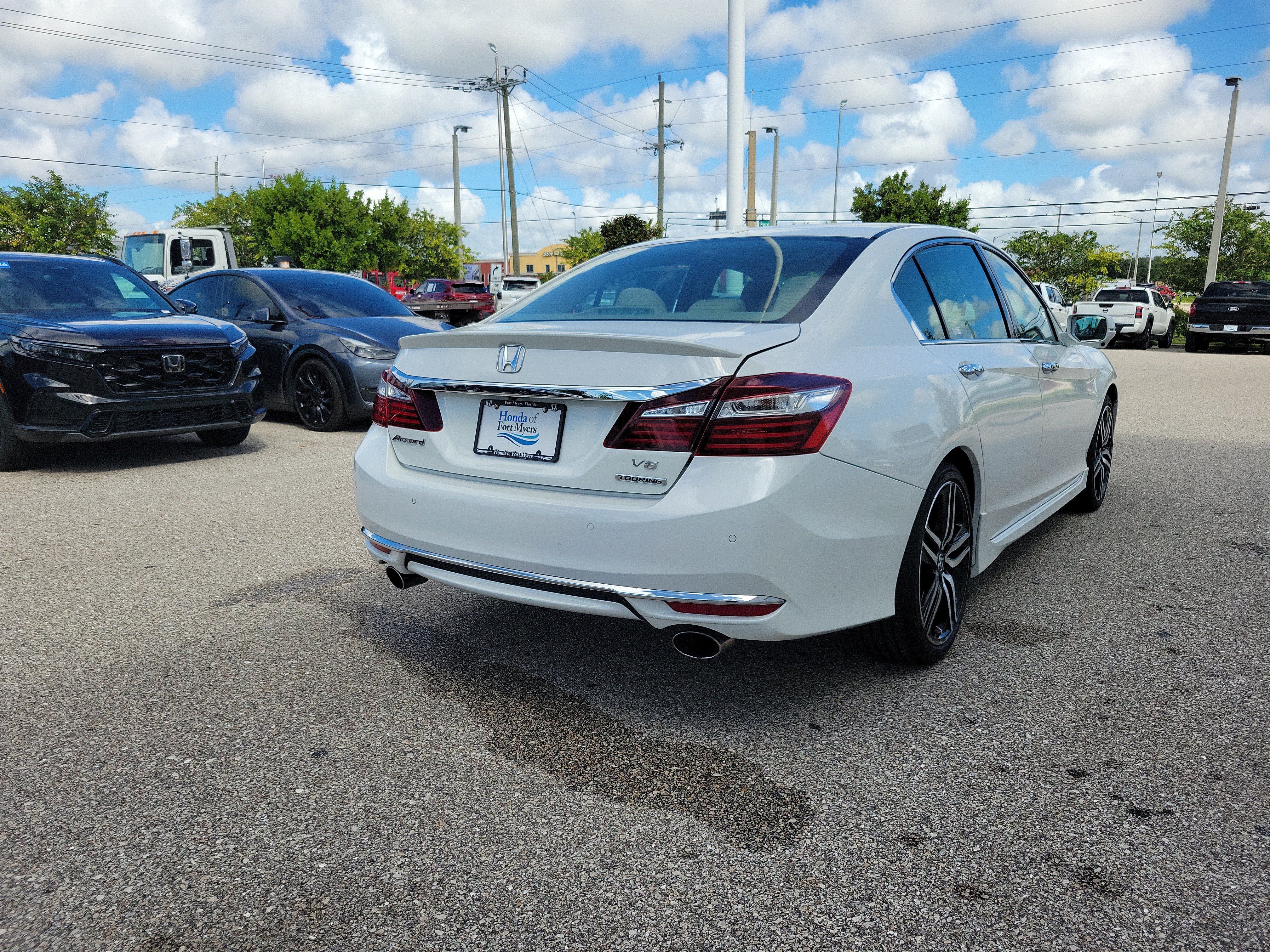 Used 2016 Honda Accord Touring image 6