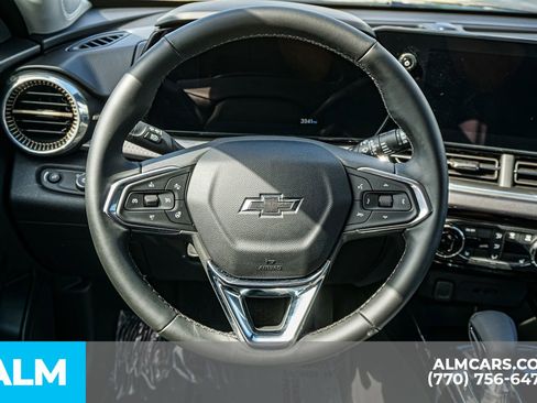 Used 2025 Chevrolet Trax ACTIV FWD image 30