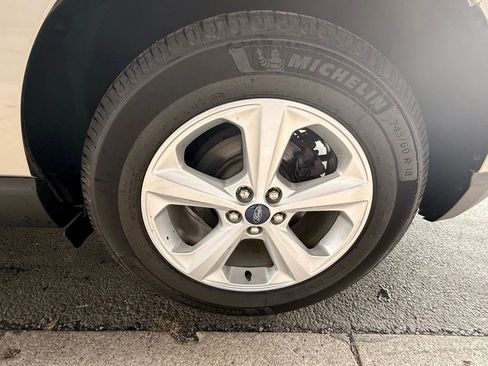 Used 2017 Ford Edge SE image 27