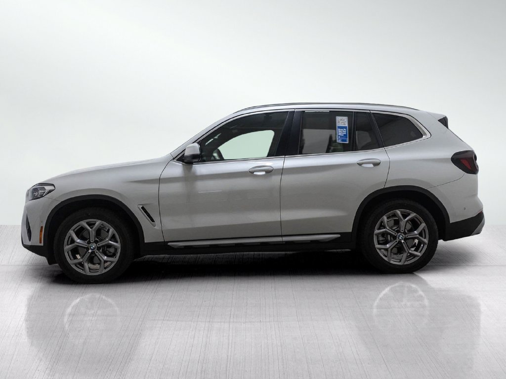 Used 2024 BMW X3 xDrive30i w/ Premium Package AWD/4WD image 3