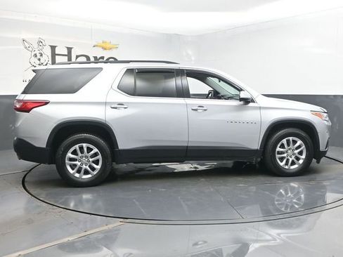 Used 2020 Chevrolet Traverse LT image 38