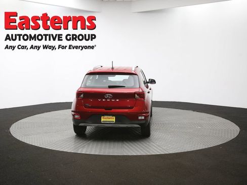 Used 2024 Hyundai Venue SEL image 38