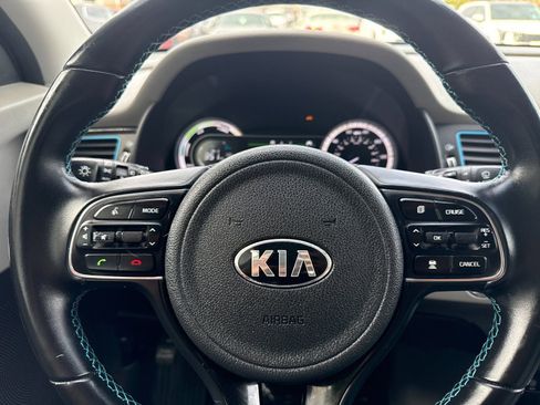 Used 2018 Kia Niro EX image 22