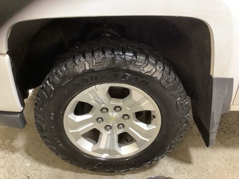 Used 2017 Chevrolet Silverado 1500 LT w/ All Star Edition image 10