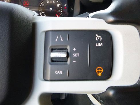 Used 2022 Land Rover Defender 110 SE image 12