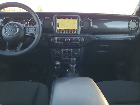 Used 2023 Jeep Wrangler Unlimited Sport image 18