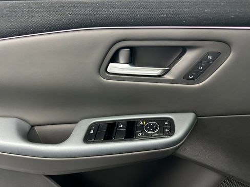 New 2026 Nissan Leaf Platinum+ image 10