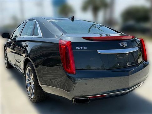 Used 2016 Cadillac XTS Luxury FWD image 3