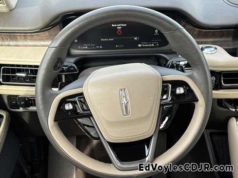 Used 2023 Lincoln Aviator Reserve w/ Equipment Group 201A image 31