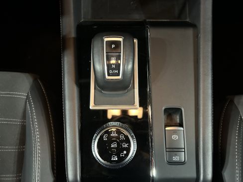 Used 2024 Mitsubishi Outlander SE image 21