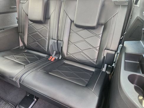 Used 2024 Volkswagen Atlas SE FWD image 29