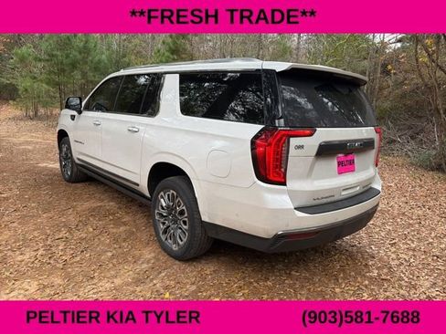 Used 2023 GMC Yukon XL Denali Ultimate image 12