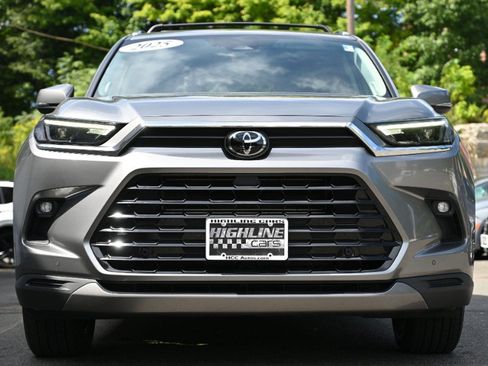 Used 2025 Toyota Grand Highlander AWD Hybrid image 11