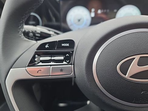 New 2026 Hyundai Elantra Limited FWD image 25
