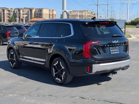 Certified 2024 Kia Telluride S w/ S Sunroof Package AWD/4WD image 3