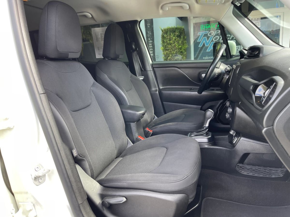 Used 2019 Jeep Renegade Altitude w/ Quick Order Package 2XM FWD image 22