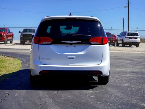 New 2026 Chrysler Voyager LX image 6