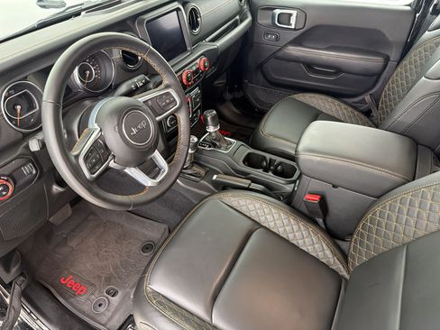 Used 2023 Jeep Gladiator Overland AWD/4WD image 4
