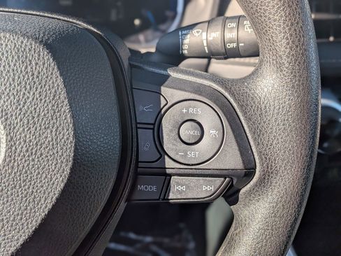 Used 2025 Toyota RAV4 XLE image 23