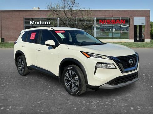 Certified 2023 Nissan Rogue SV image 5