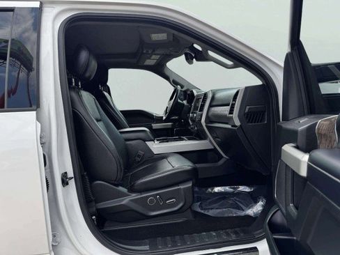 Used 2019 Ford F250 Lariat w/ Lariat Ultimate Package AWD/4WD image 53