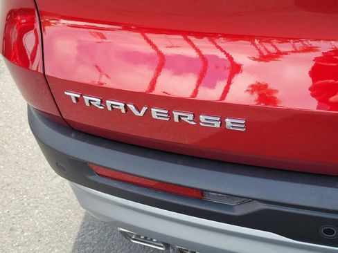 Used 2026 Chevrolet Traverse LT FWD image 23