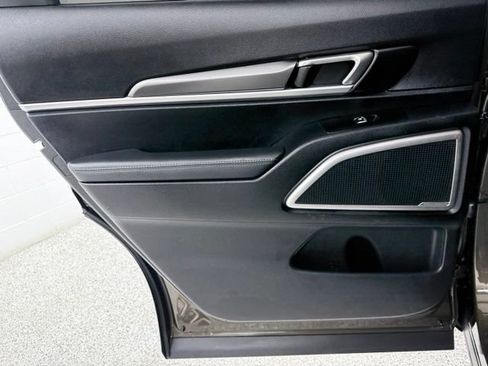 Used 2023 Kia Telluride S FWD image 19