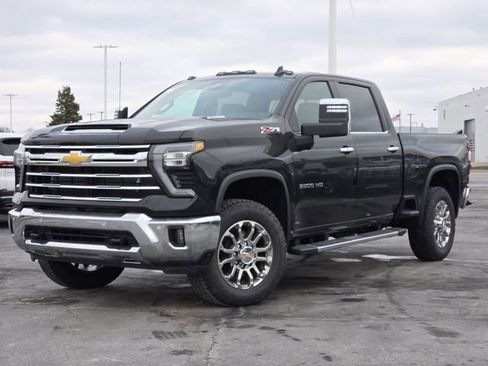 New 2026 Chevrolet Silverado 3500 LTZ w/ LTZ Premium Package AWD/4WD image 2