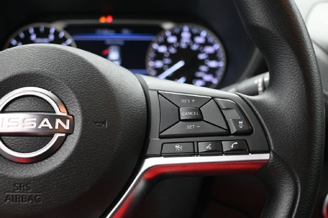 Used 2025 Nissan Sentra SV FWD image 18