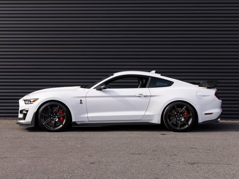 Used 2020 Ford Mustang Shelby GT500 w/ Carbon Fiber Track Pack image 2