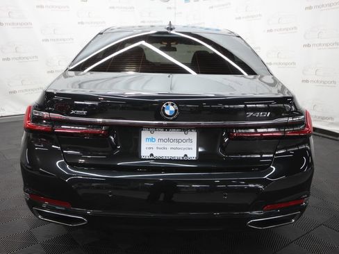 Used 2022 BMW 740i xDrive w/ Premium Package AWD/4WD image 5