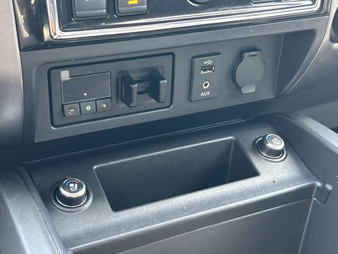 Used 2017 Nissan Titan Platinum Reserve RWD image 37