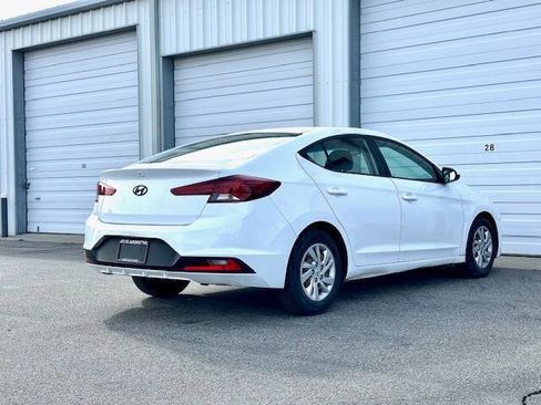 Used 2020 Hyundai Elantra SE w/ Cargo Package (C1) FWD image 5