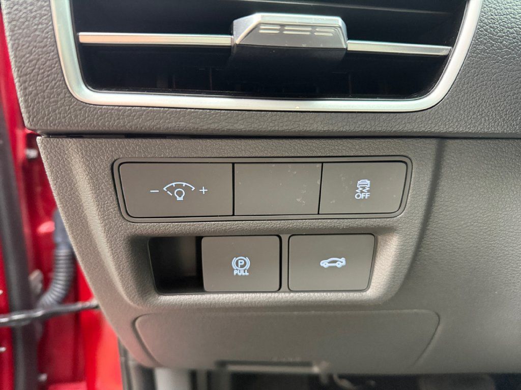 Used 2025 Hyundai Sonata SEL FWD image 19
