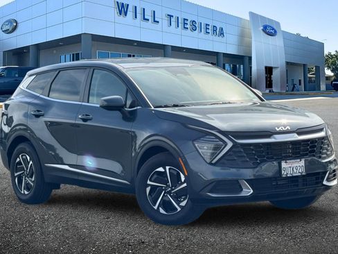 Used 2025 Kia Sportage LX image 2