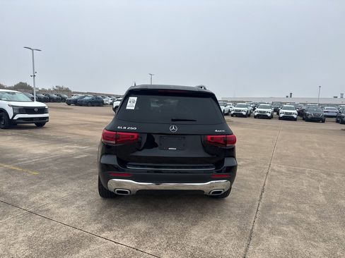 Used 2021 Mercedes-Benz GLB 250 4MATIC image 6