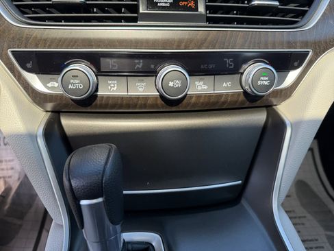 Used 2020 Honda Accord EX image 17