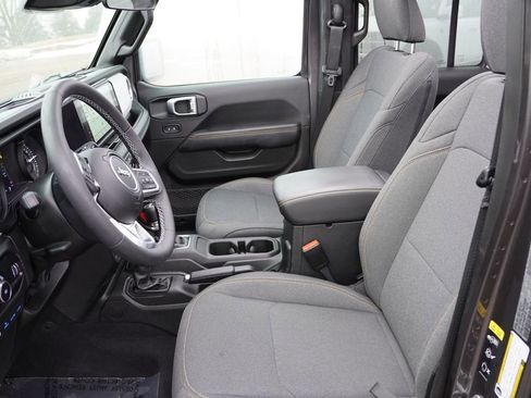 Certified 2025 Jeep Wrangler Sahara 4xe w/ Safety Group image 17