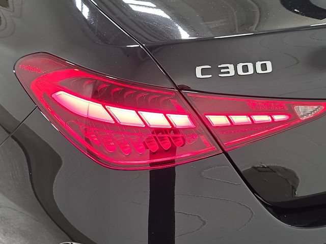Used 2025 Mercedes-Benz C 300 4MATIC Sedan image 31
