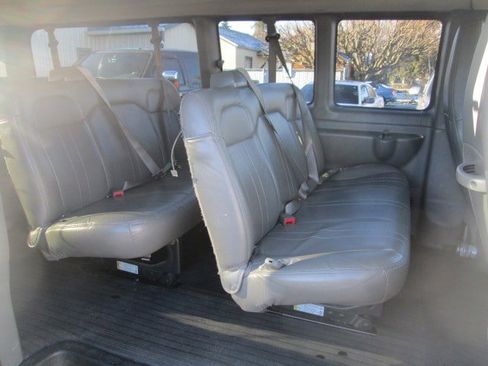 Used 2022 Chevrolet Express 3500 LS image 3