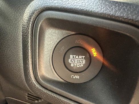 Used 2025 Jeep Wrangler Sport S image 9