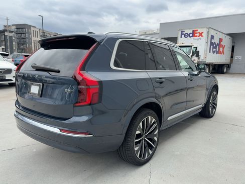 Certified 2025 Volvo XC90 B5 Plus image 9