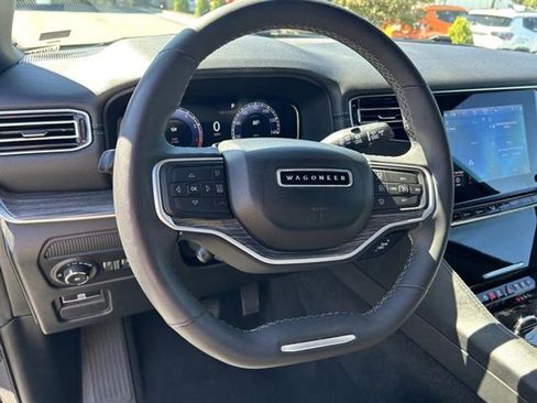 Used 2024 Jeep Wagoneer Series II image 10