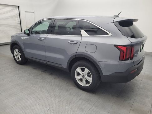 Used 2022 Kia Sorento LX AWD/4WD image 3